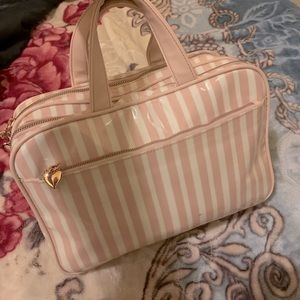 Super cute/stylish Cosmetic bag! NWOT